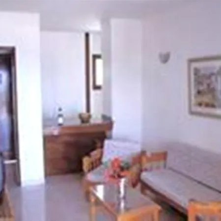 Rt-apartamentos Guinea Apartment